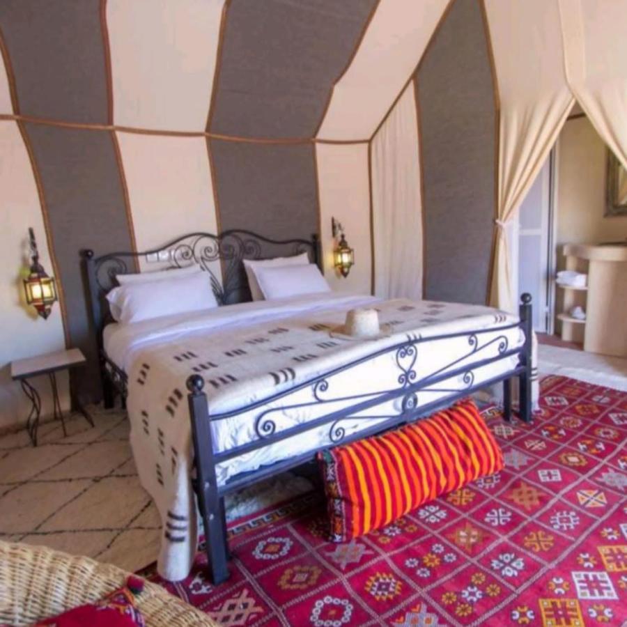Family Luxury Glamping Hotel เมอร์ซูกา ภายนอก รูปภาพ