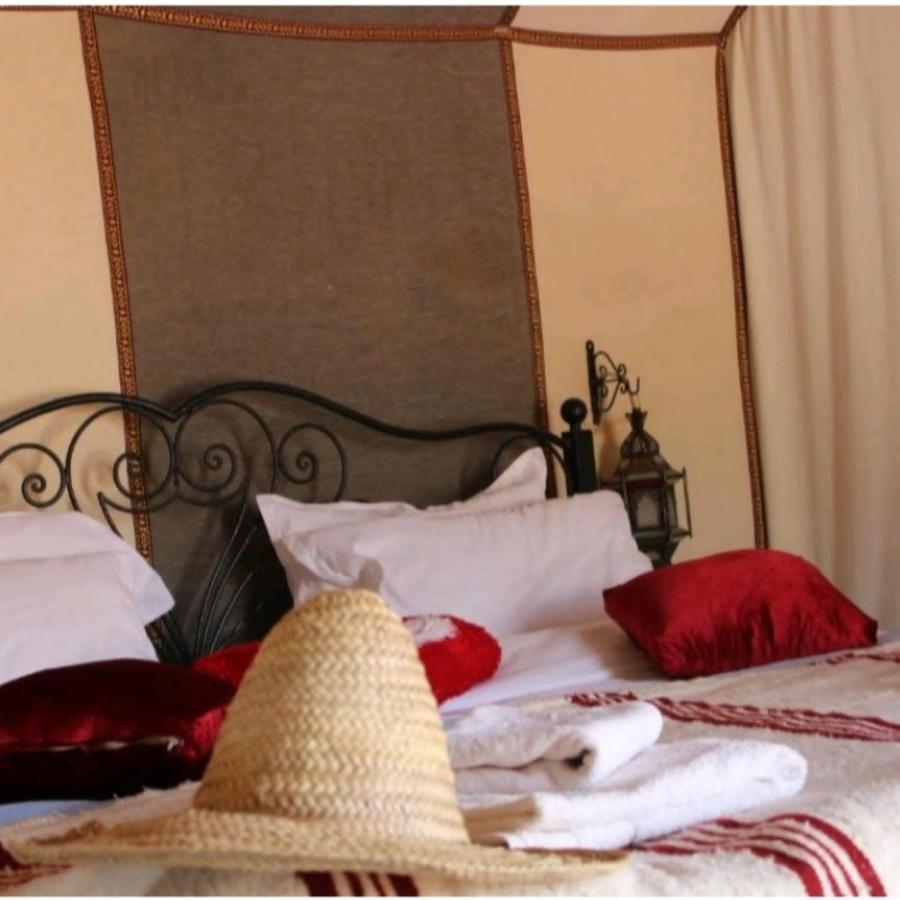 Family Luxury Glamping Hotel เมอร์ซูกา ภายนอก รูปภาพ