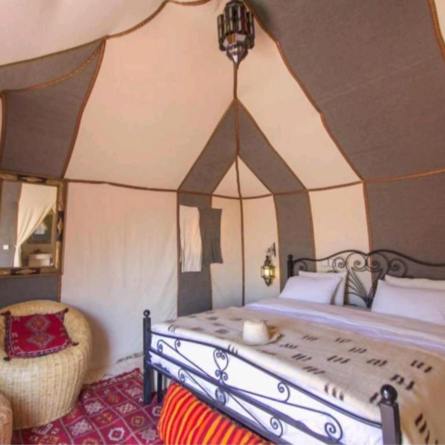 Family Luxury Glamping Hotel เมอร์ซูกา ภายนอก รูปภาพ