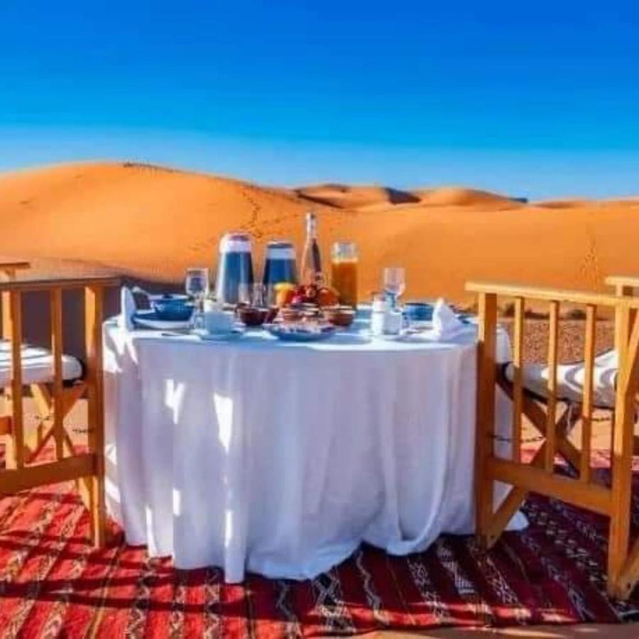 Family Luxury Glamping Hotel เมอร์ซูกา ภายนอก รูปภาพ