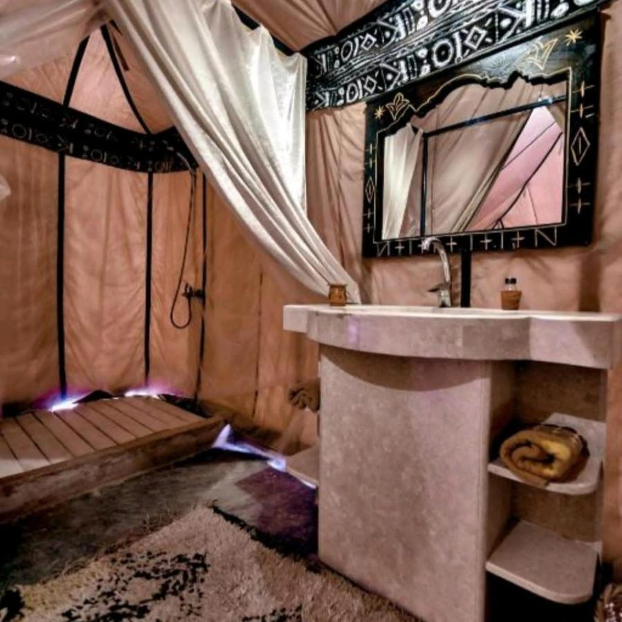 Family Luxury Glamping Hotel เมอร์ซูกา ภายนอก รูปภาพ