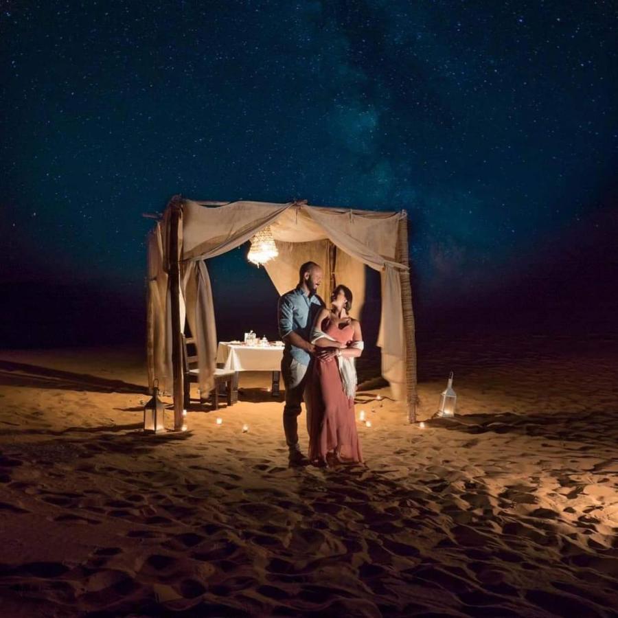 Family Luxury Glamping Hotel เมอร์ซูกา ภายนอก รูปภาพ