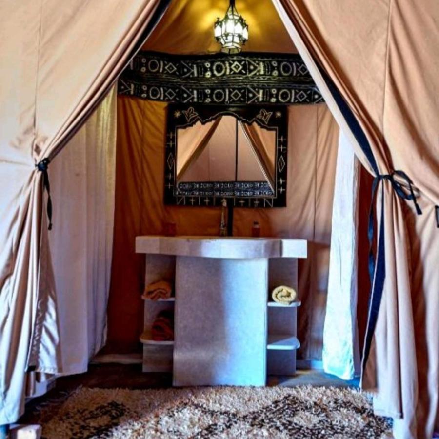 Family Luxury Glamping Hotel เมอร์ซูกา ภายนอก รูปภาพ
