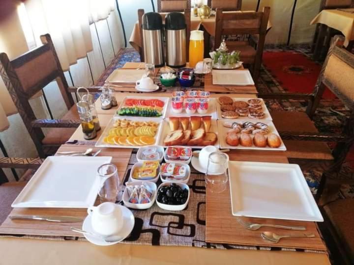 Family Luxury Glamping Hotel เมอร์ซูกา ภายนอก รูปภาพ