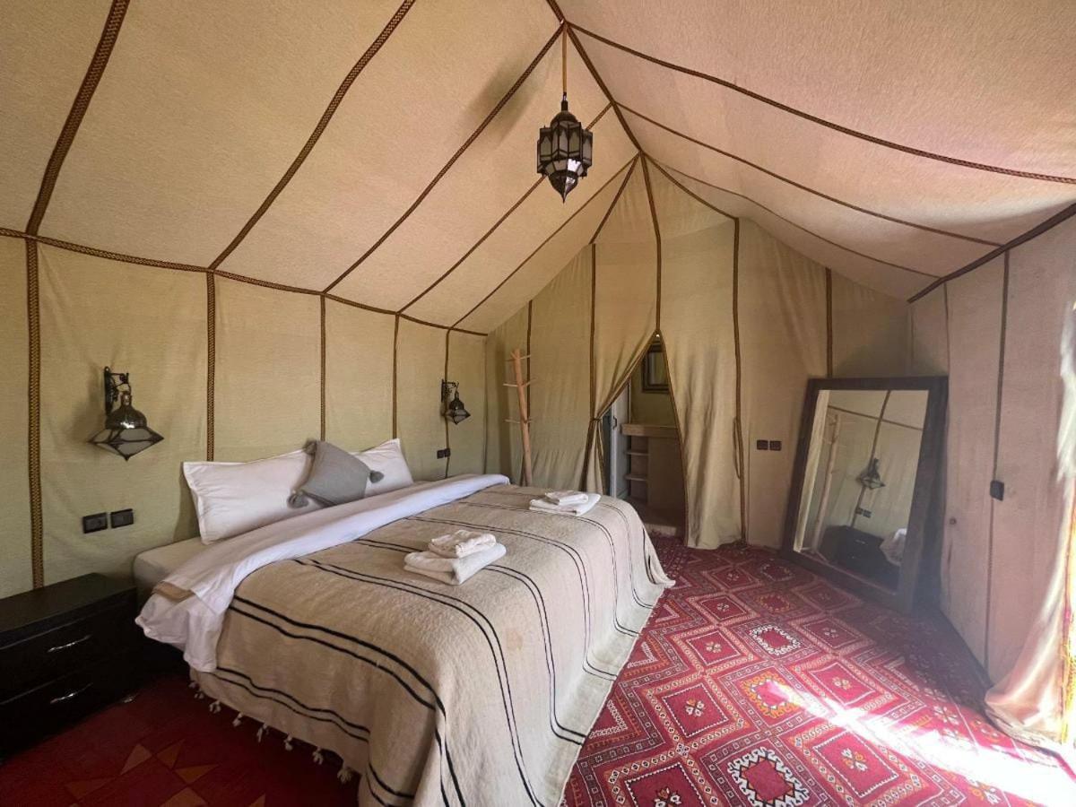 Family Luxury Glamping Hotel เมอร์ซูกา ภายนอก รูปภาพ